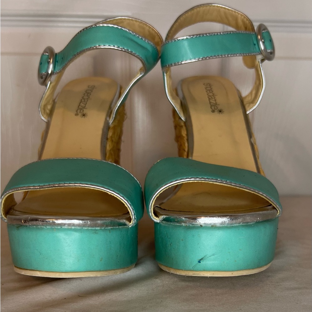 Shoe Dazzle Turquoise Wedges with Straw on the Wedge Size 7